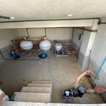 Finalização da montagem das bombas e dos filtros das piscinas.