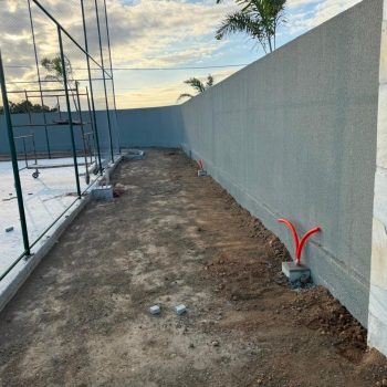 Execução da infraestrutura elétrica para iluminação das quadras.