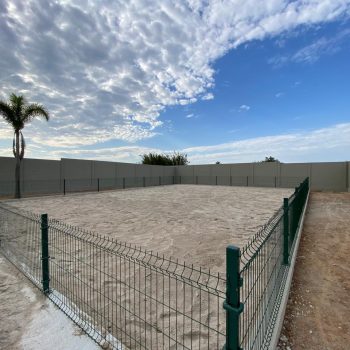 Preparação e regularização do solo destinado à implantação do Pet Place.